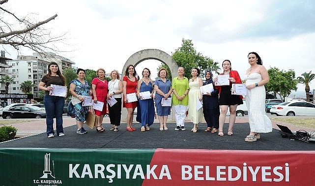 Karşıyaka'nın kurs merkezlerine yıl sonu şenliği