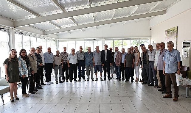 Nilüfer'de yaşlılara Babalar Günü ziyareti