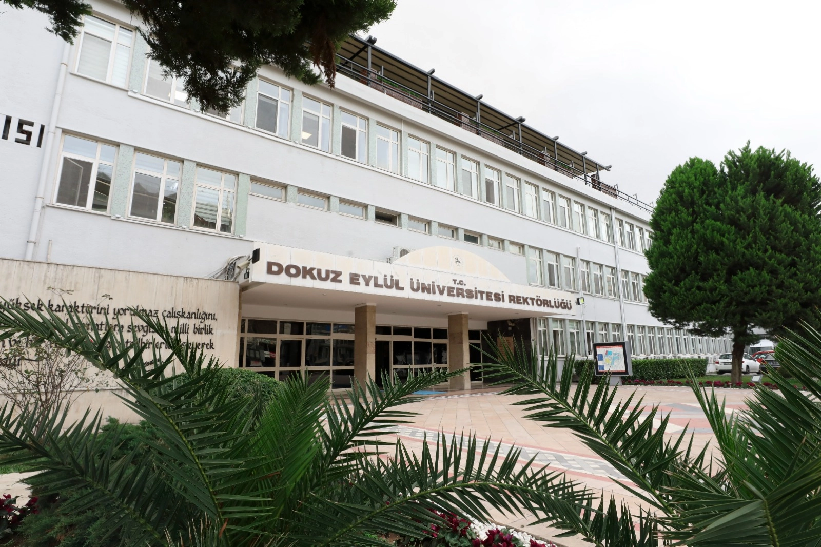 DEÜ’de Tercih Günleri Başlıyor: Adaylar Akademisyenlerle Buluşacak